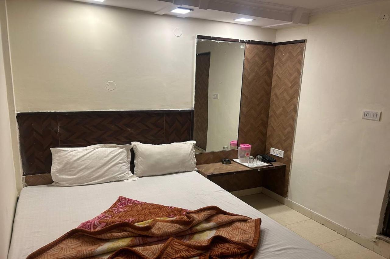 Shree Lodge Near New Delhi Railway Station, Paharganj Exterior photo